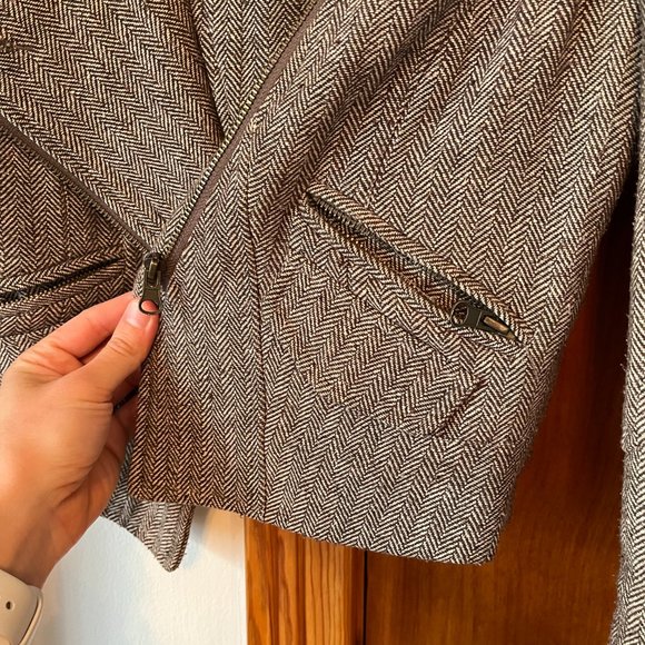 Asymmetrical zip crop Herringbone Tweed jacket - Picture 7 of 9